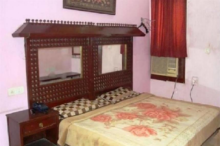 Hotel Krishna Palace 新德里 外观 照片